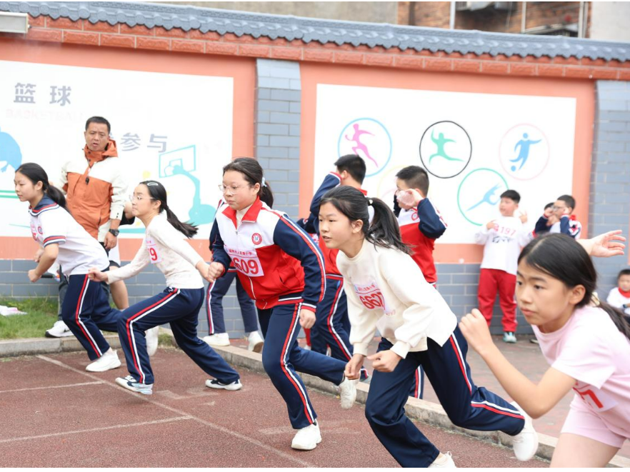 【资阳站】益阳人民路小学:趣味竞技齐上阵，少年活力满赛场
