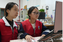 闪闪发光的小记者|【嘉禾站】第六中学：文笔书长诗 镜头绘画卷湖