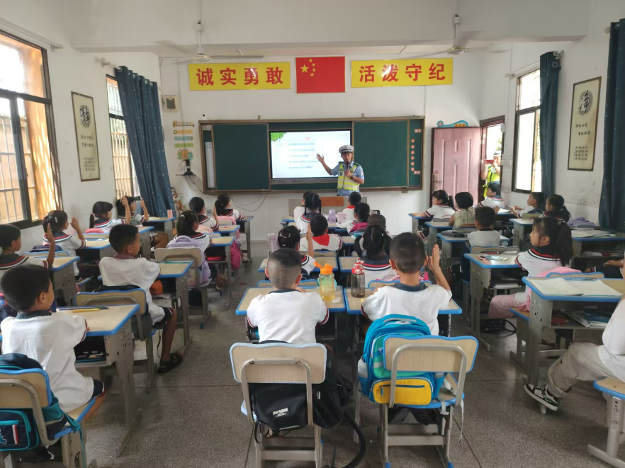 【资阳区站】益阳市人民路小学：交通安全进校园 守护农村娃平安路