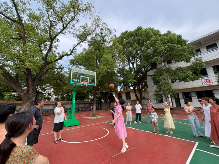 【衡东县站】新塘镇中心学校：教师节投篮比赛，点燃校园激情