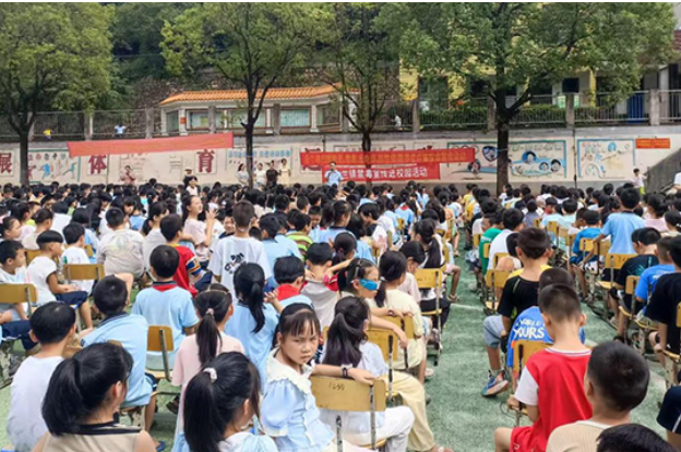 【衡阳县站】金兰镇中心小学：法治种子播心田 安全护航伴成长