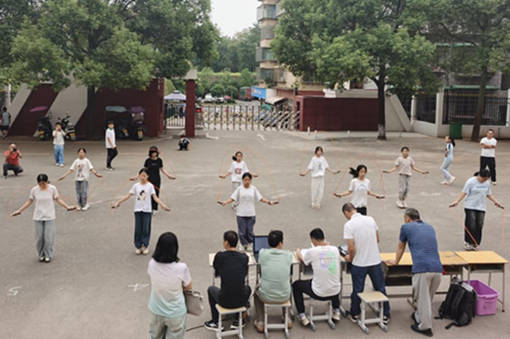 【衡阳县站】蒸阳学校：“绳”来之“比” 跃动青春