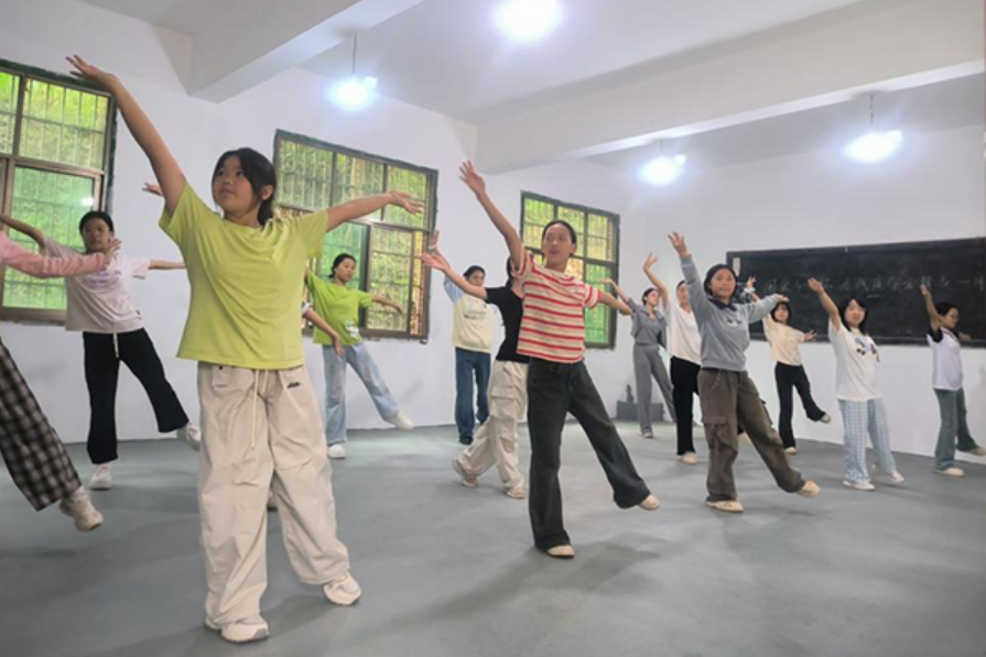 【衡阳县站】清潭中学：公益艺术进校园，乡村课堂焕新颜