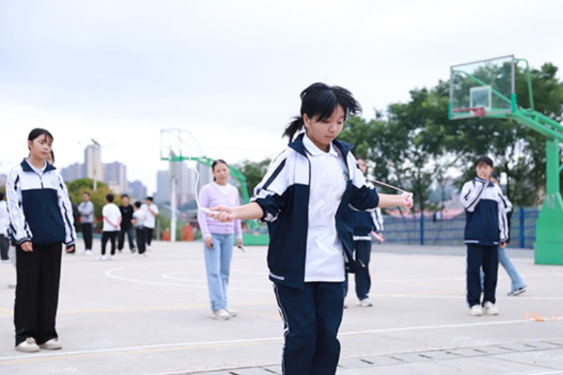 【衡阳县站】弘扬中学：绳彩飞扬跃动青春，拼搏奋进彰显风采