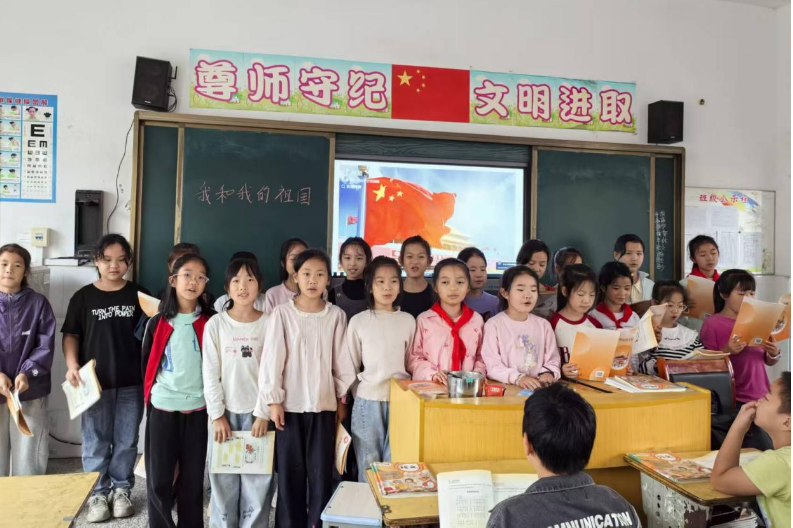 【鼎城区站】谢家铺中学：童心向祖国 喜迎国庆节
