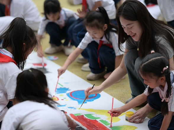 【耒阳站】天柱学校：童心绘长卷，喜迎国庆节