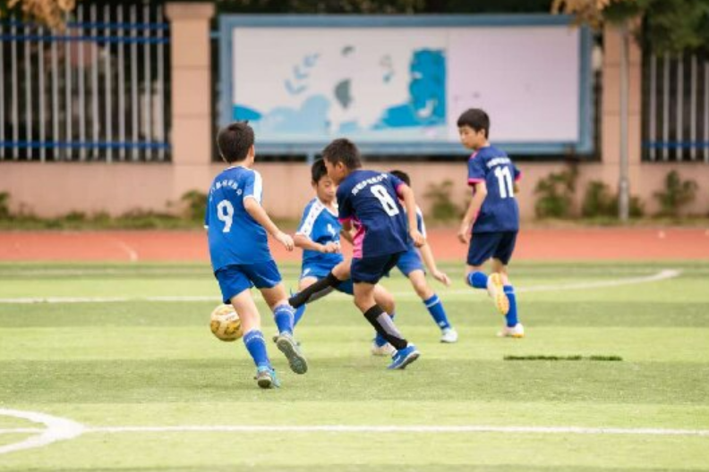 石门：一场绿茵对决背后的教育共进密码