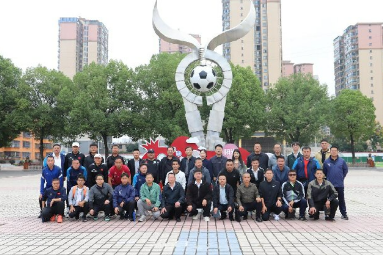 当“村超”遇见“石门匠心”：一场跨越山海的足球对话