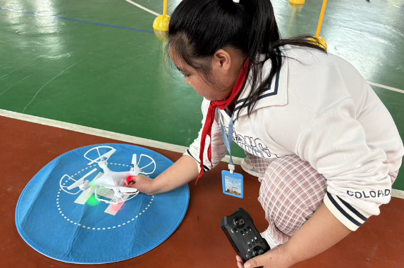 湘西保靖毛沟小学：启智赋能 为农村学子插上科技“翅膀”