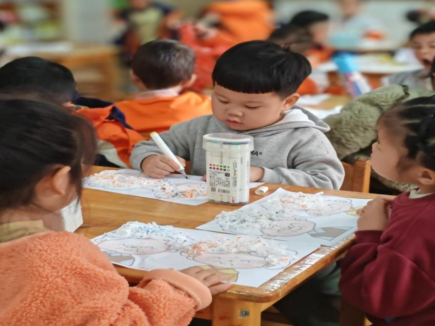 新邵县贝罗森幼儿园：温情重阳 爱在指尖流淌