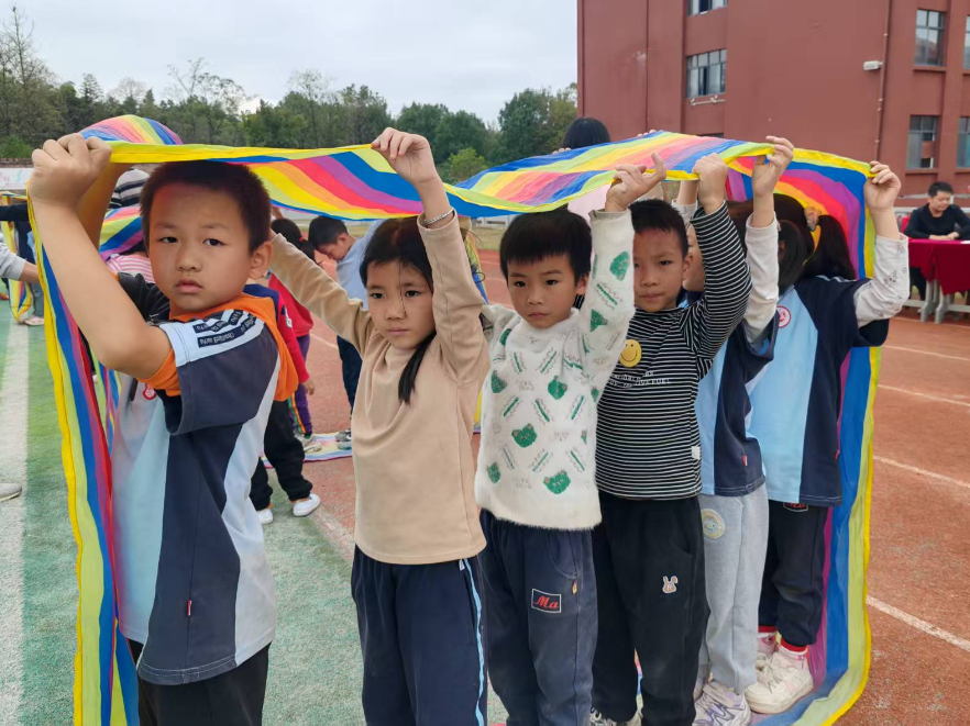 常宁市田尾芙蓉学校秋季师生趣味运动会圆满落幕
