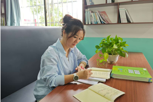 立德树人 躬耕教坛 | 汨罗市任弼时红军学校吴柳：用心沟通  用爱协调