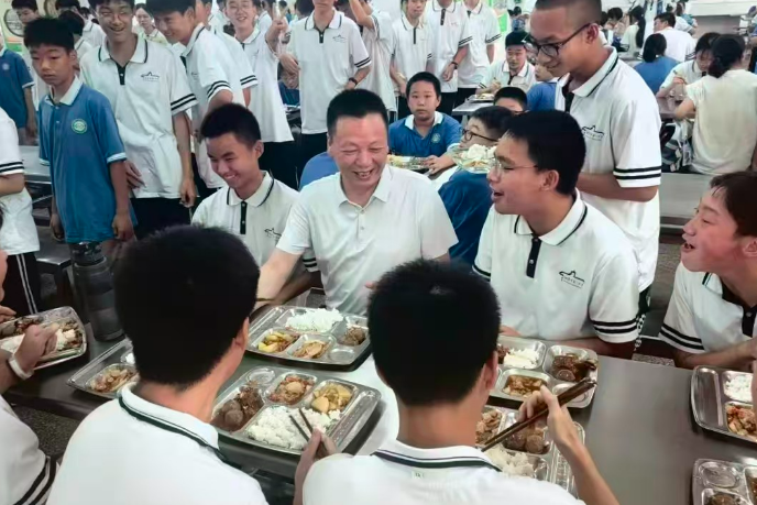 湘潭市：“四维”发力，守护师生“舌尖上的安全”