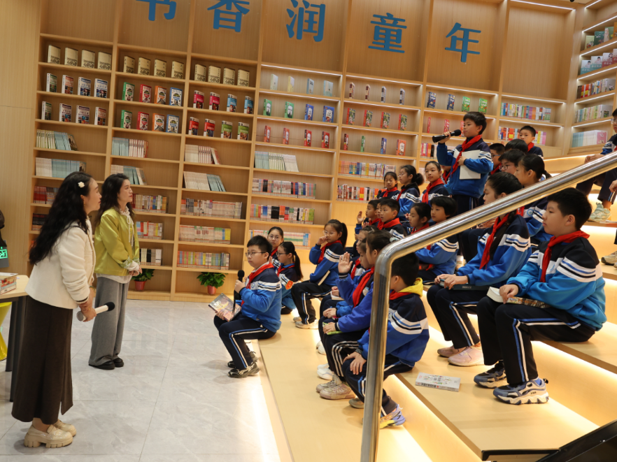 湘潭市小学新课程改革教学开放日活动在滴水湖学校举办