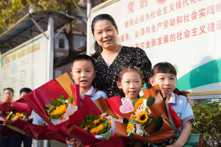 曹娟：以爱为帆研为桨 领航教研与育人担当