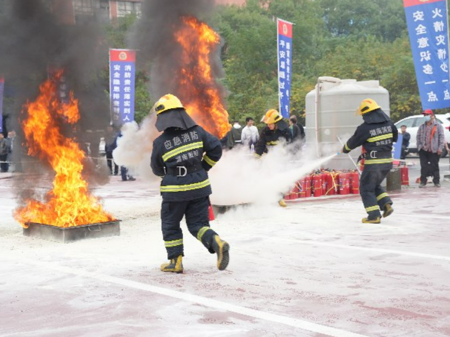 衡阳市石鼓区人民路小学：勇夺全市消防技能比武冠军