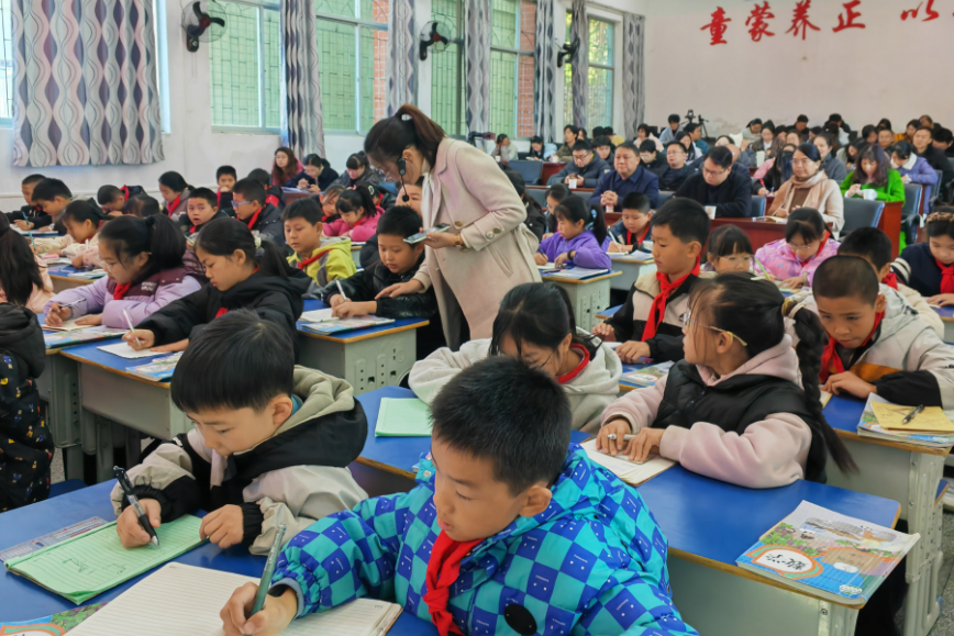 桂东县：深耕课堂改革沃土 赋能学生自主成长