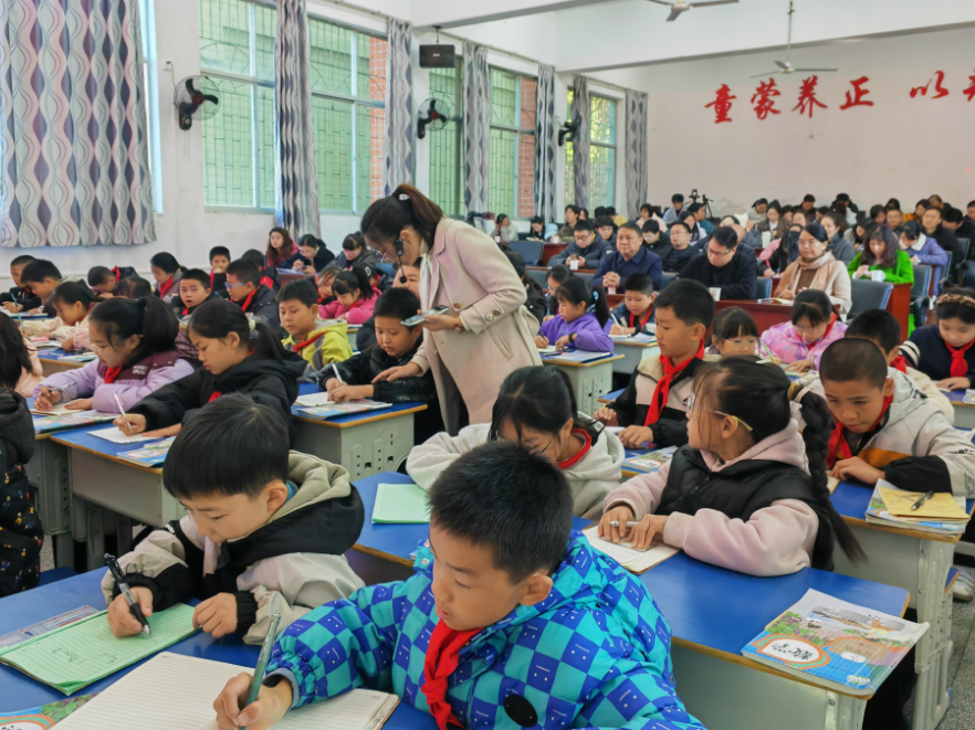 桂东县：深耕课堂改革沃土 赋能学生自主成长