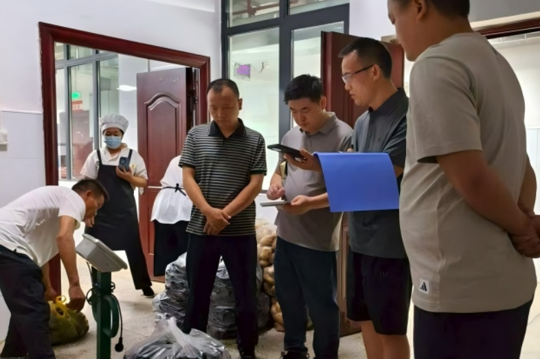 守护舌尖幸福，石门打响“校园餐”突击战