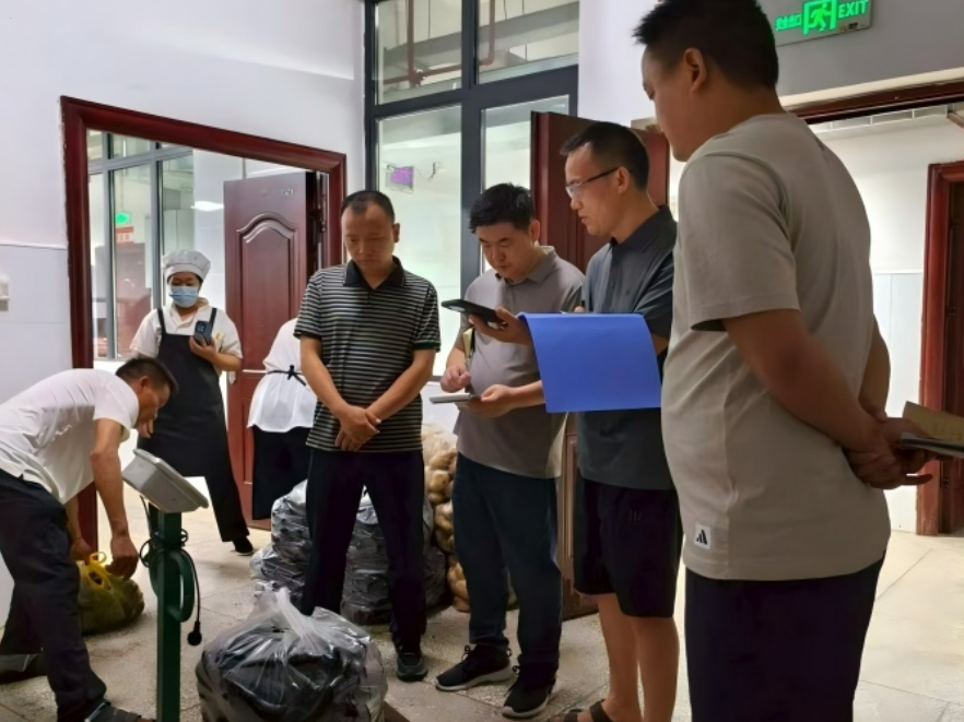 守护舌尖幸福，石门打响“校园餐”突击战
