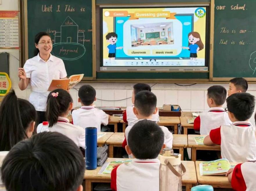 陈艳琼：把心种在讲台 用爱守护初心