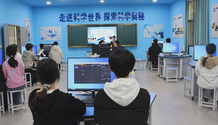 衡阳县：农村娃家门口“玩转”人工智能