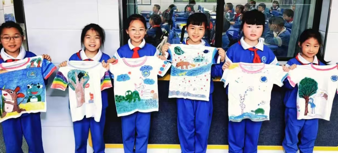 以书香润童心 ，仰天湖金峰小学首届全民阅读周活动纪实