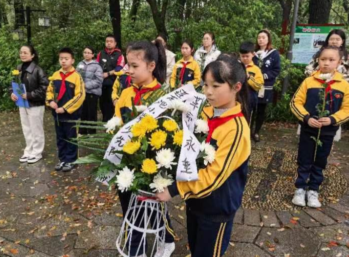 追思革命先烈 常德市武陵区莲花池小学开展清明祭英烈主题活动