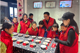 【衡南县站】把课堂搬进非遗街区！沁园小学开展文化传承志愿服务活动