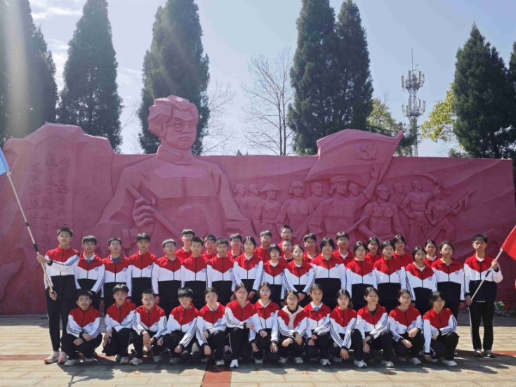 衡阳县文昌实验学校：千人万步祭英烈  