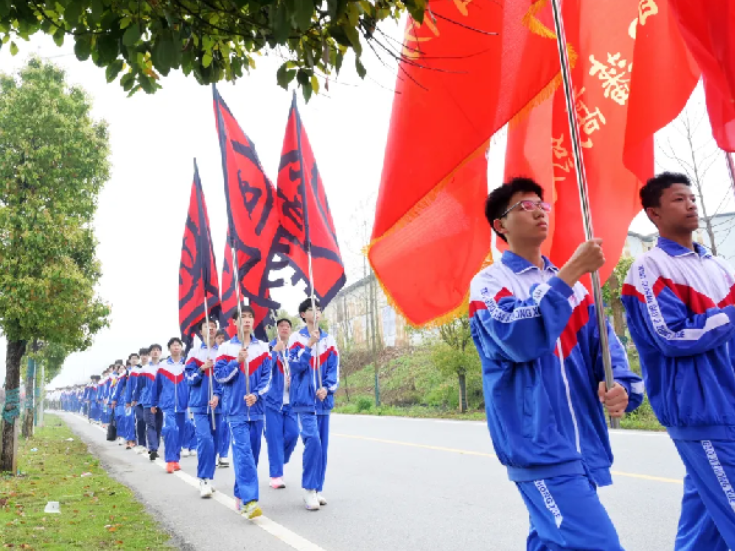 一堂5000余名师生参与的“行走的思政课”