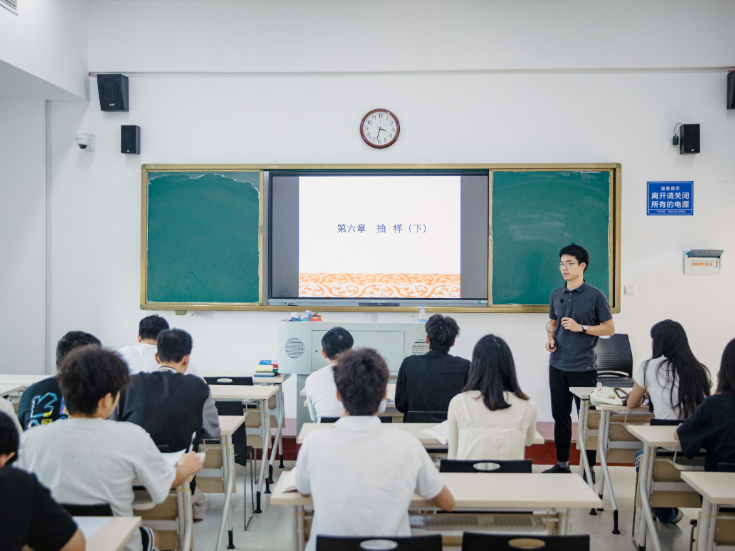 湘潭理工大学岳佳：够“顶”的专业  够暖的烟火气