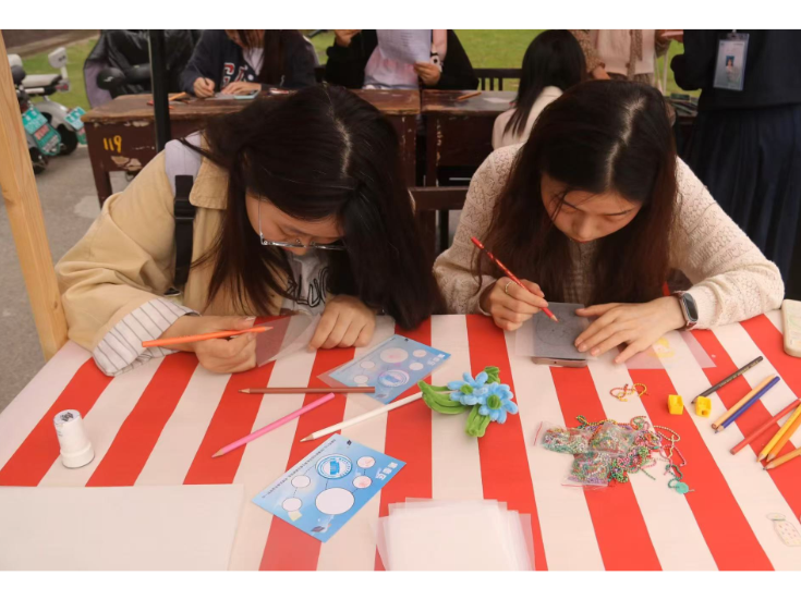 湘潭大学为毕业生打造专属“青春特刊”