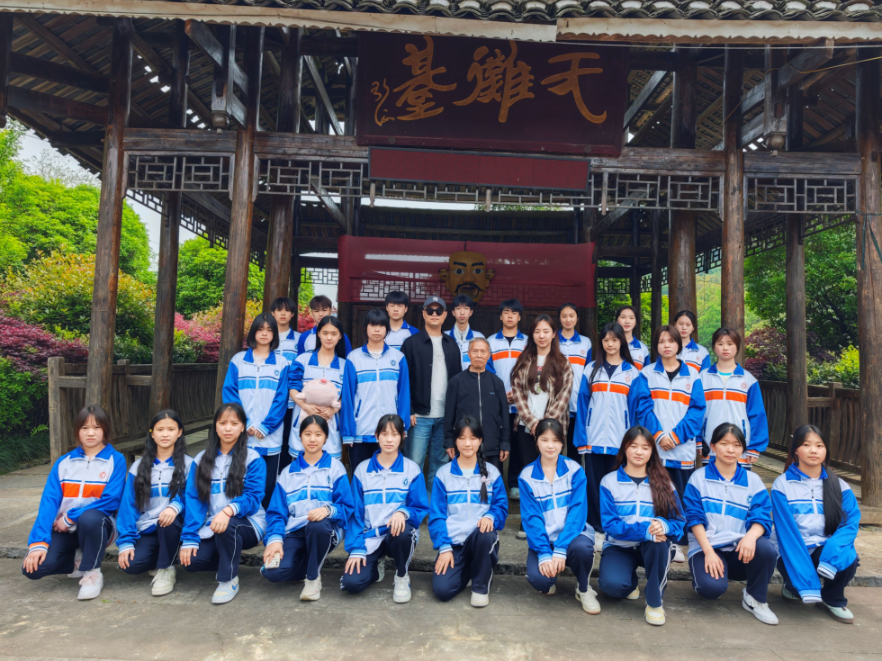 怀化新晃恒雅中学：舞“侗”青春，步履轻“傩”