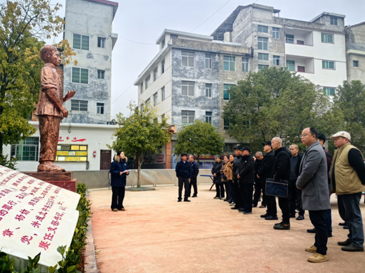 新晃：县乡村三级“五老”齐聚 共绘家校社协同育人新图景