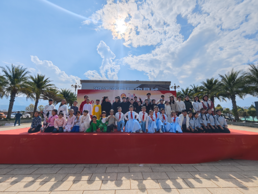 蓝山：以阅读联结家校社 用书香滋养新风尚