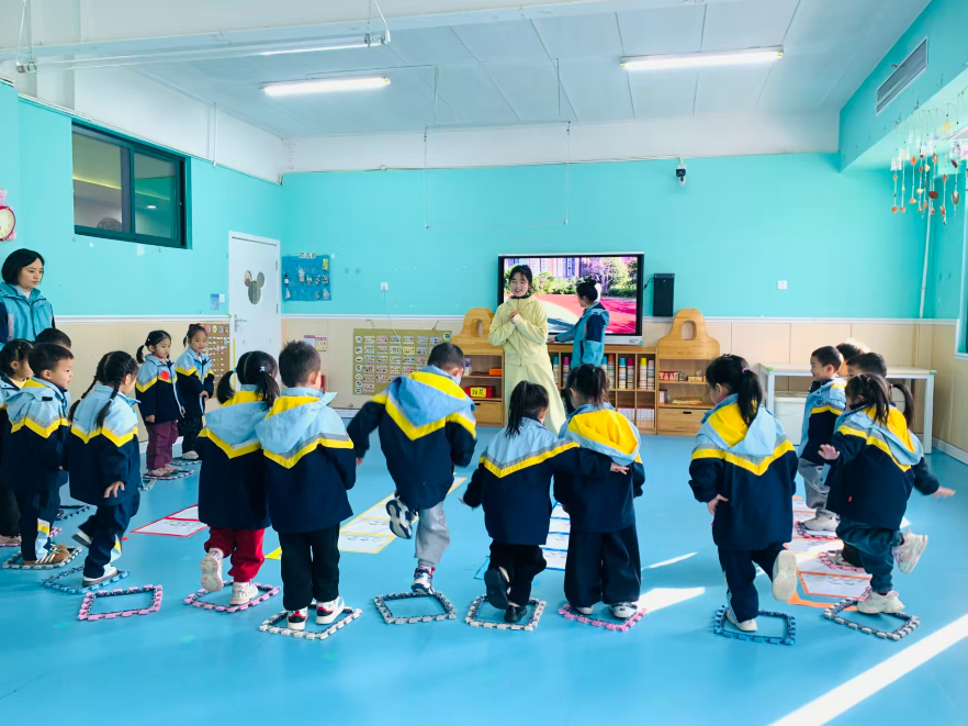 共研共思 岳阳楼区与汨罗市“1+1+X”教研共同体示范引领活动举行