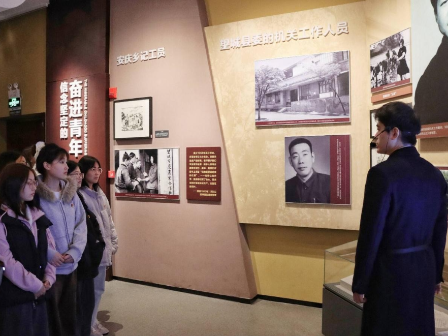 湘潭大学化工学院开展“学雷锋”系列活动