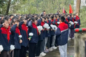 株洲市二中枫溪学校小学部西校区：“八叠之光”行走的思政课 让红色基因代代传承