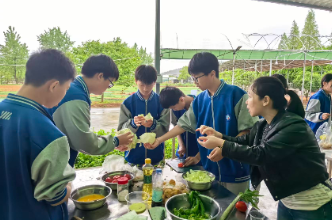 郴州市苏仙区开启首个春假，观山学校春游实践活动欢乐启航