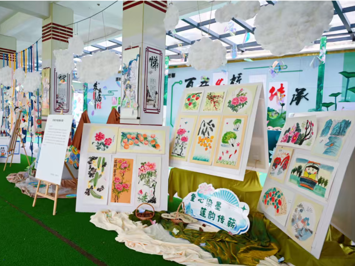 沅江市莲花塘学校：“嘿！小孩儿，为你办个展”