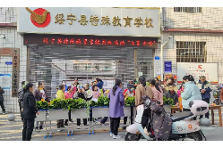 爱心蔬菜，暖心收获，绥宁特殊教育学校学生义卖自种白菜