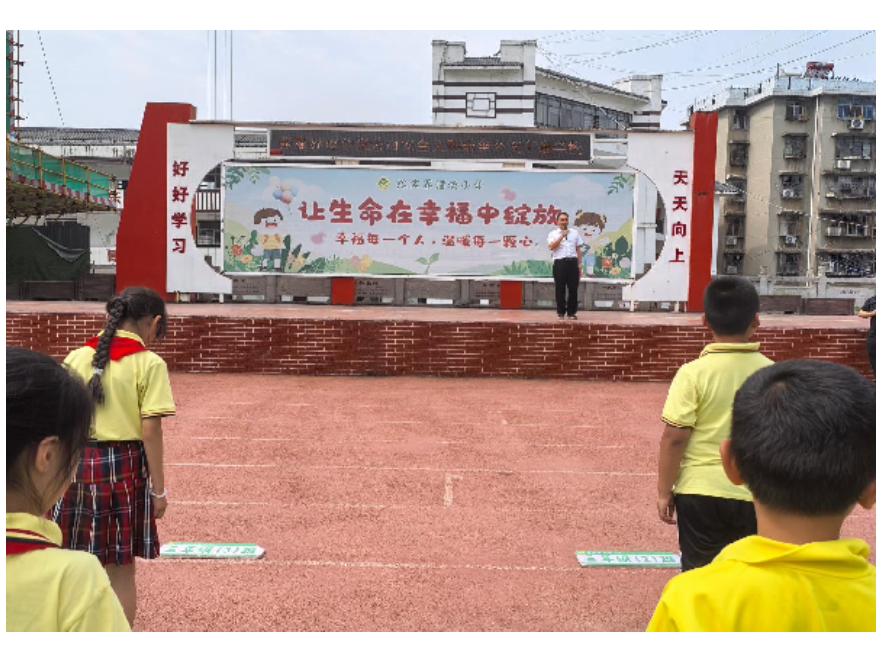 张家界澧滨小学：公交安全进校园 文明出行伴成长