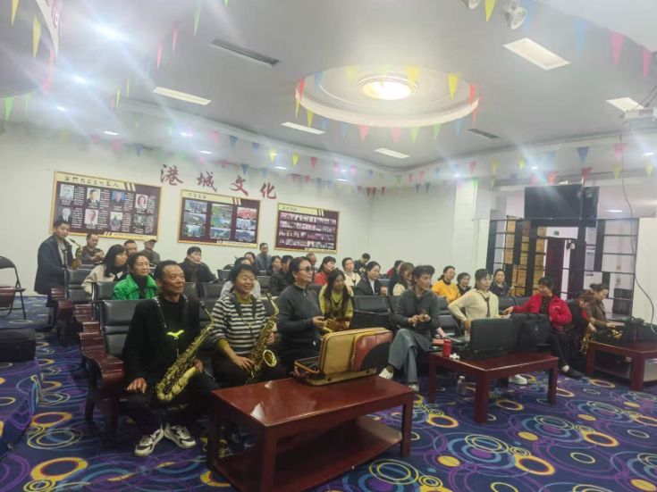 三尺讲台终落幕，一生公益续华章——记桃江县灰山港退休教师陈源益、苏映霞