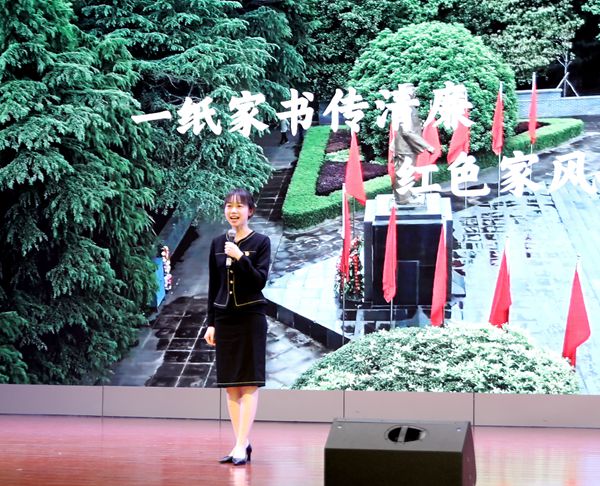 一等奖获得者：电力工程学院党总支宣讲选手宣讲中.jpg
