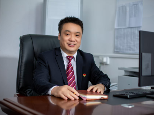 把舞台还给学生，把温度留给老师——记桂阳县第一中学校长曾卫华的教育守望