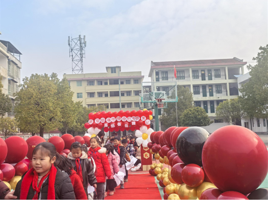 新晃波洲小学：“小红军闯关”无纸化检测 赓续伯赓精神润童心