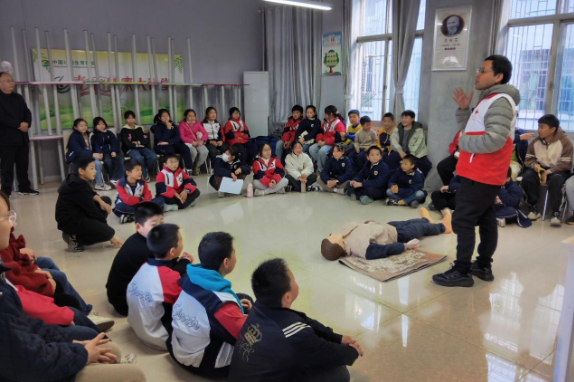 衡阳市珠晖区：青少年校外科技活动掀起创新热潮