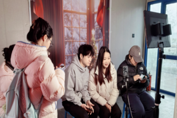 湘潭理工学院：学子当主播，真实市场“闯关升级”记