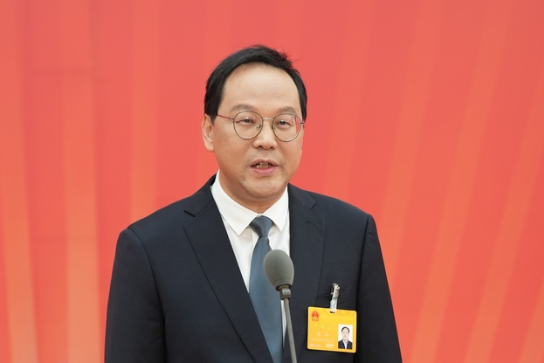 高山：应对学龄人口“排浪式”变化  办好家门口的好学校